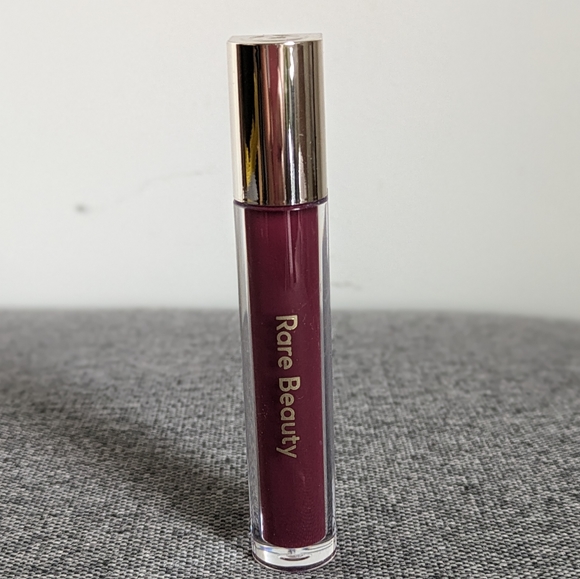 ๐ Rare Beauty by Selena Gomez Nearly Berry Gloss Lip Balm - Picture 3 of 8